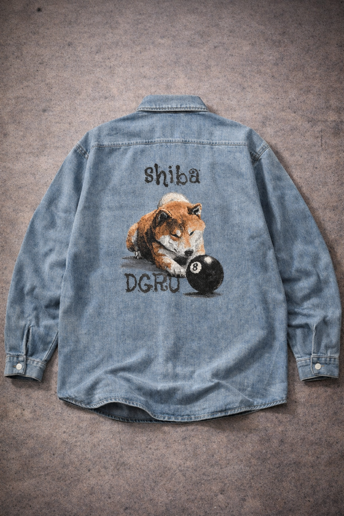 柴犬のデザインが入ったデニムシャツ